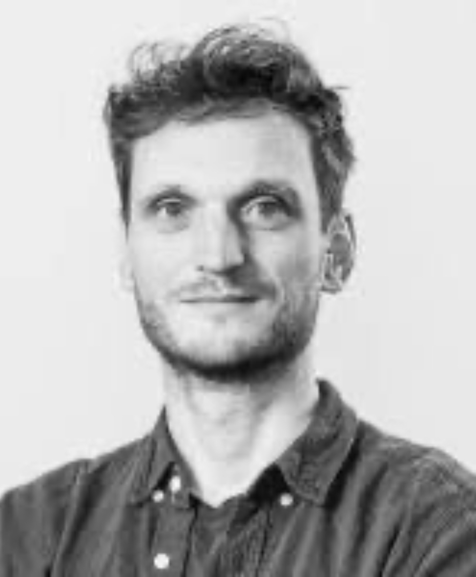 bénévole engagé dans la mobilité solidaire et acteur du conseil collégial